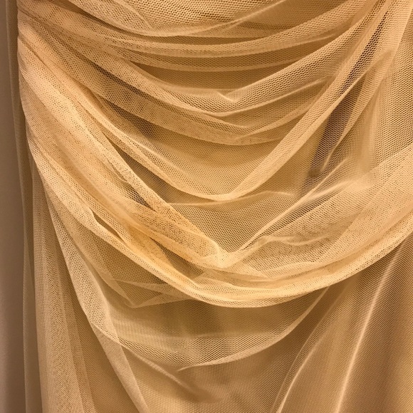 Vera Wang gown - Picture 4 of 7